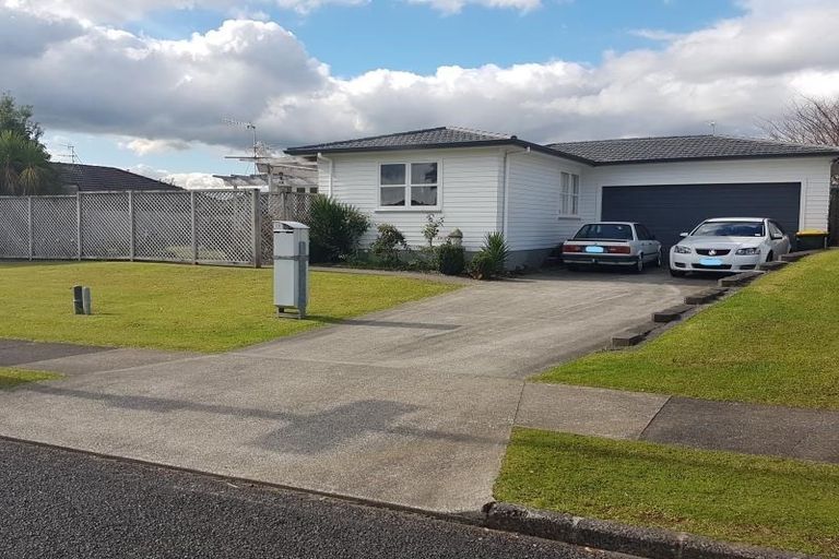 Photo of property in 213 Carnoustie Drive, Wattle Downs, Auckland, 2103