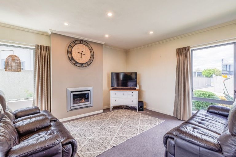 Photo of property in 25a Rosalie Terrace, Kelvin Grove, Palmerston North, 4414
