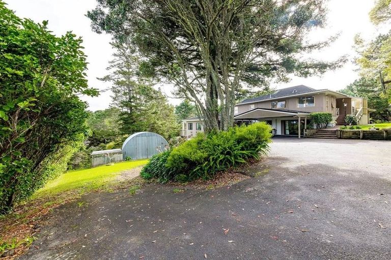 Photo of property in 1028 East Coast Road, Fairview Heights, Auckland, 0630