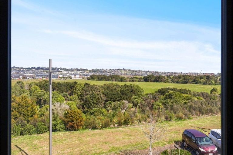 Photo of property in 1 Bonnette Road, Flat Bush, Auckland, 2019