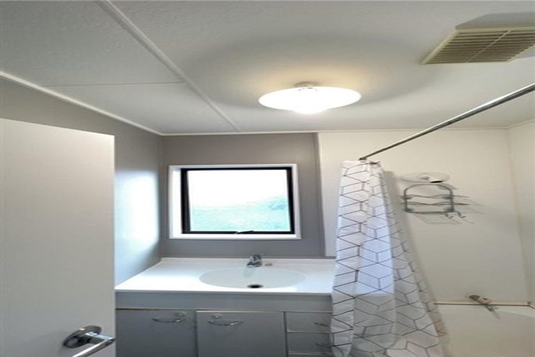 Photo of property in 28 Perth Street, Levin, 5510
