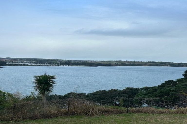 Photo of property in 83 Tiri Road, Tindalls Beach, Whangaparaoa, 0930