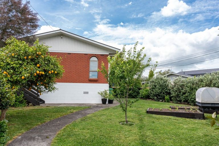 Photo of property in 180 Sandwich Road, St Andrews, Hamilton, 3200