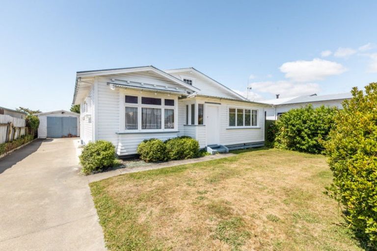 Photo of property in 402 Massey Street, Akina, Hastings, 4122