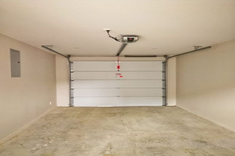 Photo of property in 12 Sunshine Boulevard, Sunnyvale, Auckland, 0612