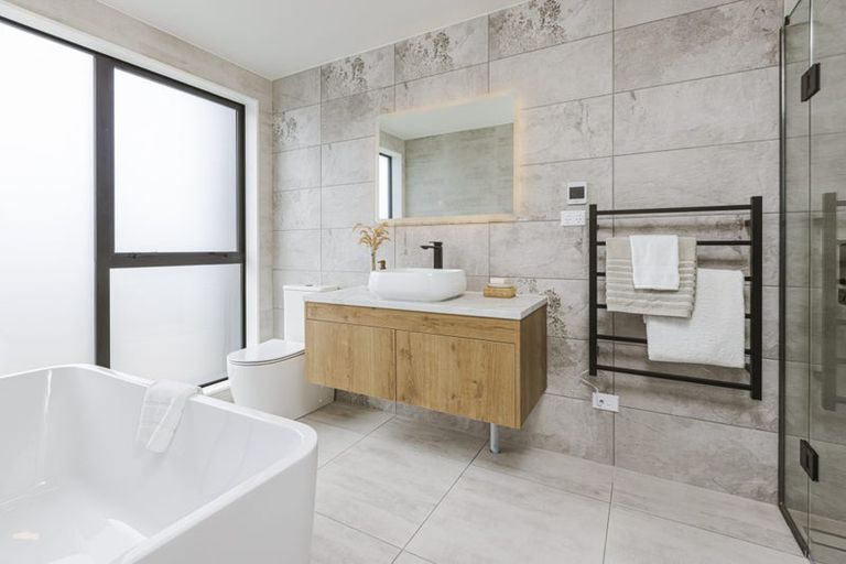 Photo of property in 3 Ridgehill Rise, Flat Bush, Auckland, 2019