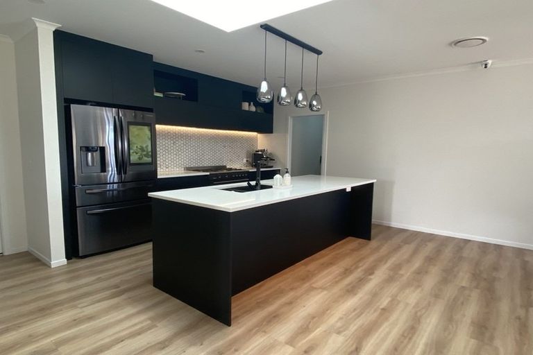 Photo of property in 13 Rotorua Grove, Aotea, Porirua, 5024