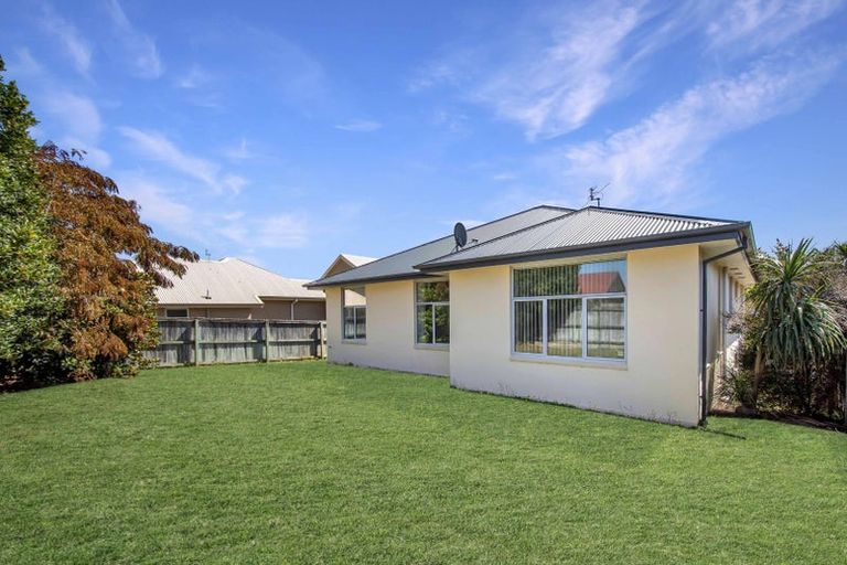Photo of property in 14 Titirangi Crescent, Parklands, Christchurch, 8083