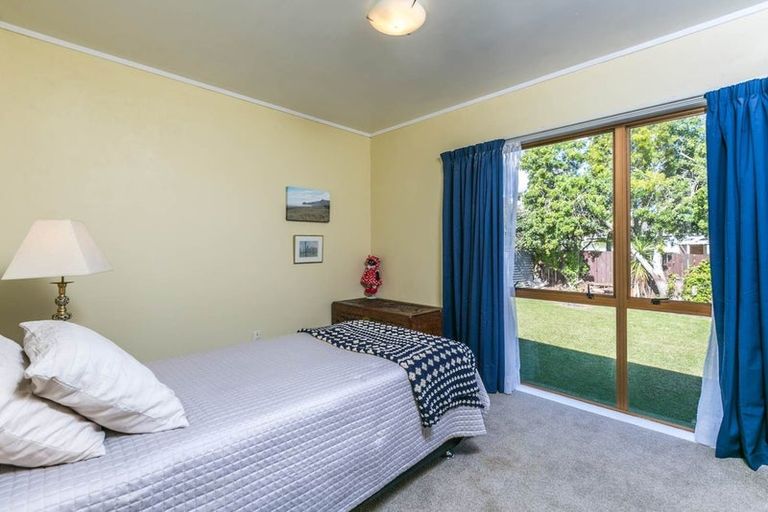 Photo of property in 13 Matuhi Rise, Henderson, Auckland, 0612