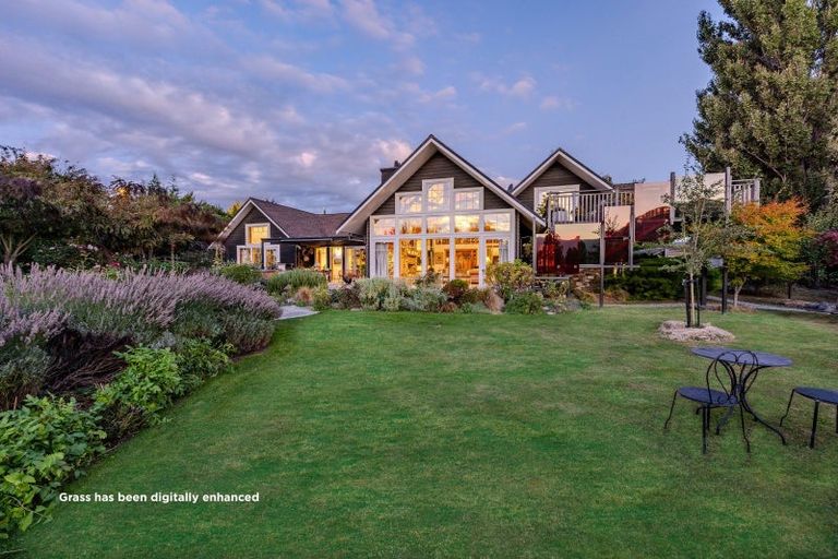 Photo of property in 270 Beacon Point Road, Wanaka, 9305