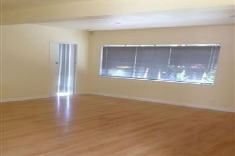 Photo of property in 2/15 Rosehill Drive, Rosehill, Papakura, 2113