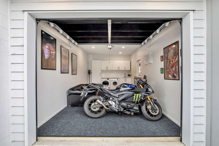 Photo of property in 9/60 Kelman Road, Kelston, Auckland, 0602