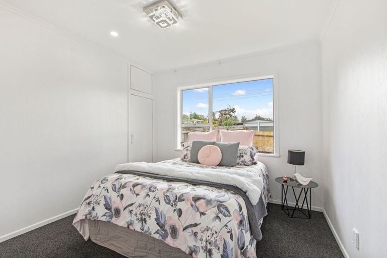 Photo of property in 65 Larnoch Road, Henderson, Auckland, 0610