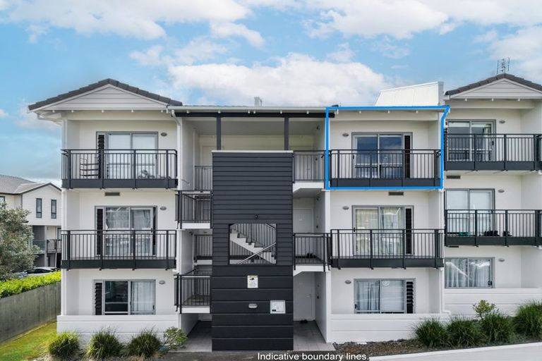 Photo of property in 14a/71 Spencer Road, Oteha, Auckland, 0632