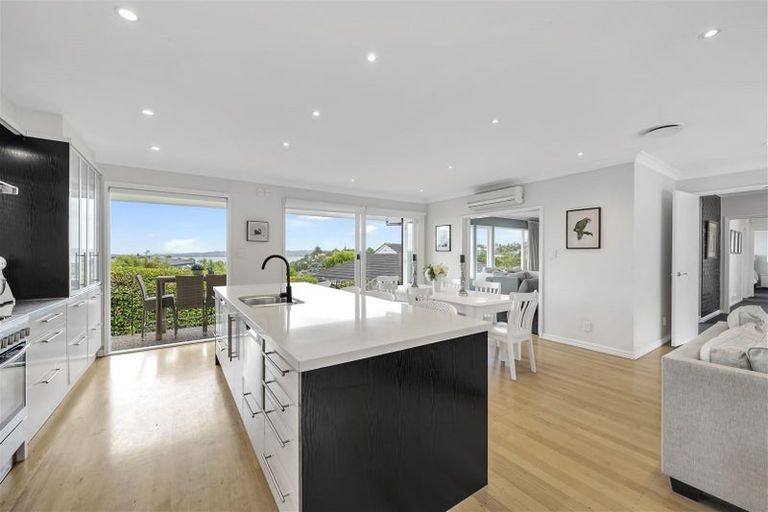 Photo of property in 3 Page Point, Mellons Bay, Auckland, 2014