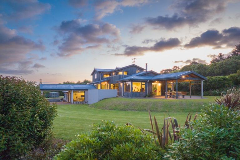 Photo of property in 12/199 Birdwood Road, Massey, Auckland, 0614