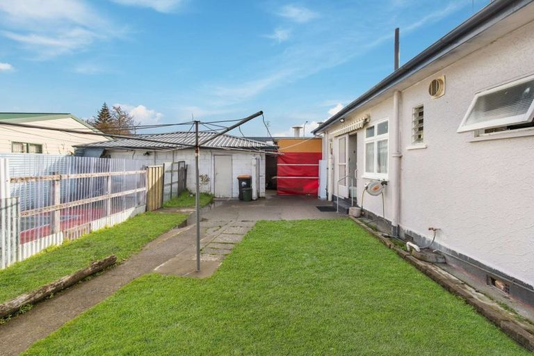 Photo of property in 698 Pioneer Highway, Takaro, Palmerston North, 4412