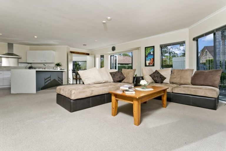 Photo of property in 12 Samuel Cross Place, Greenhithe, Auckland, 0632
