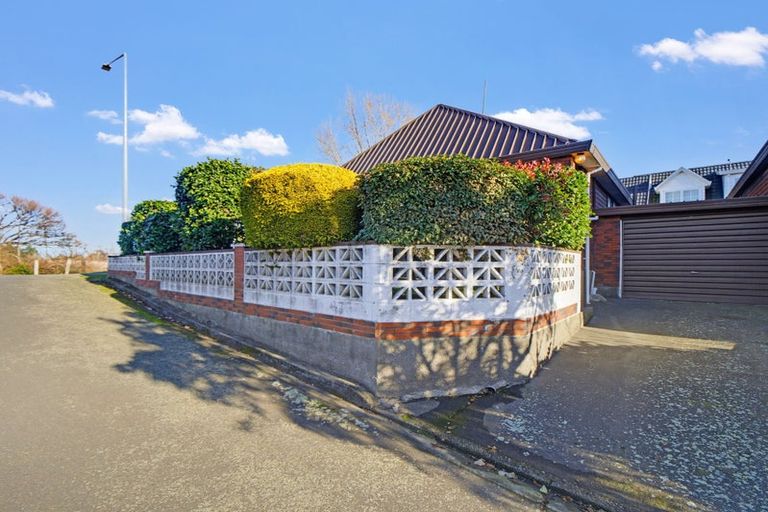 Photo of property in 1/102 Lake Terrace Road, Burwood, Christchurch, 8061