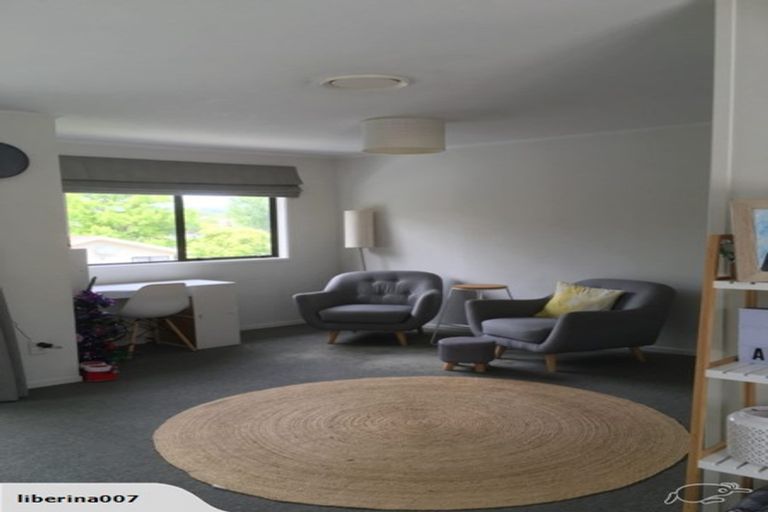 Photo of property in 15 Chislehurst Street, Henderson, Auckland, 0612