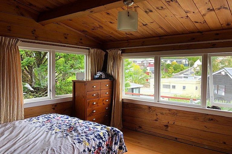 Photo of property in 2/23 Bevyn Street, Castor Bay, Auckland, 0620