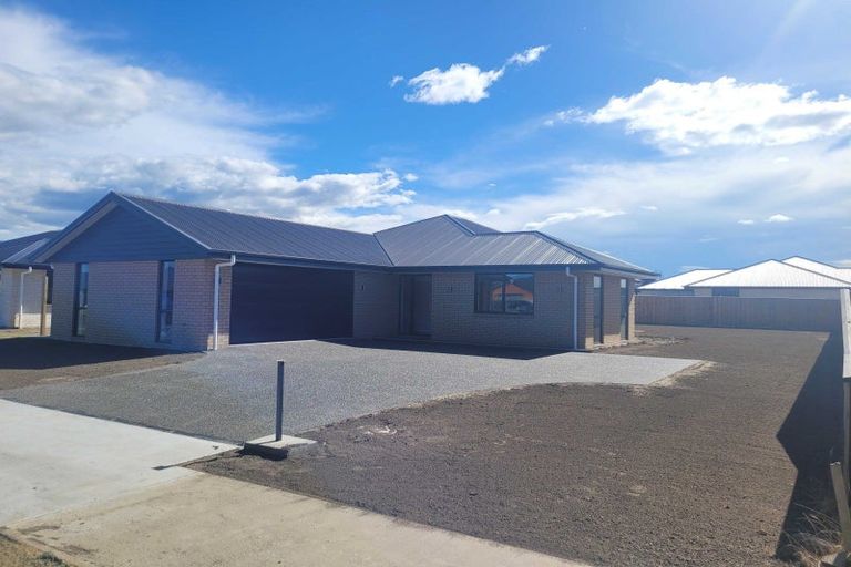 Photo of property in 76 Hilton Drive, Amberley, 7410