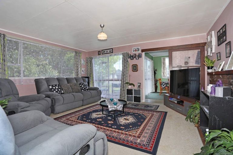 Photo of property in 19 Alexandra Street, Marton, 4710