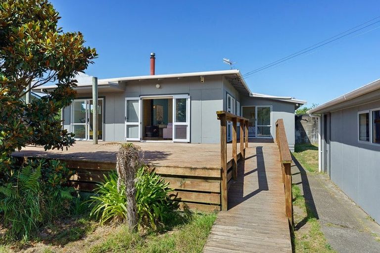 Photo of property in 4 Hokio Road, Hokio Beach, Levin, 5571