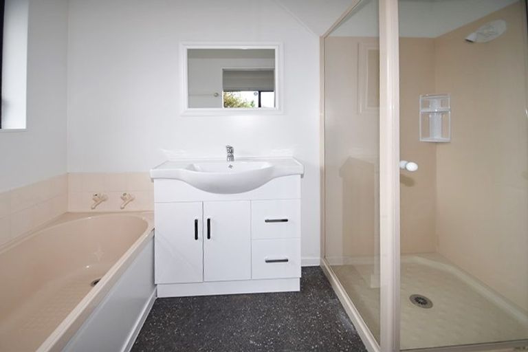 Photo of property in 10 Killeen Place, Flat Bush, Auckland, 2019