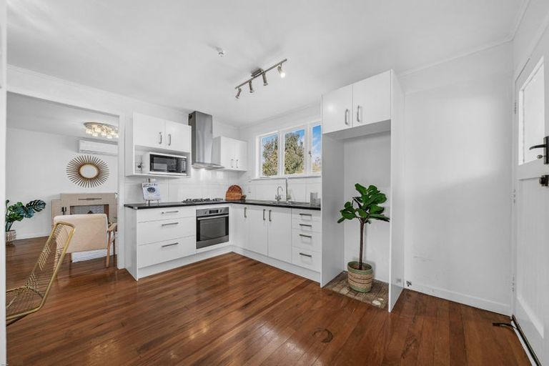 Photo of property in 71 Larnoch Road, Henderson, Auckland, 0610