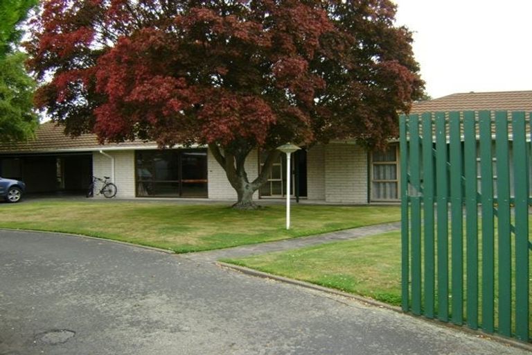 Photo of property in 8 Brackendale Place, Burnside, Christchurch, 8041