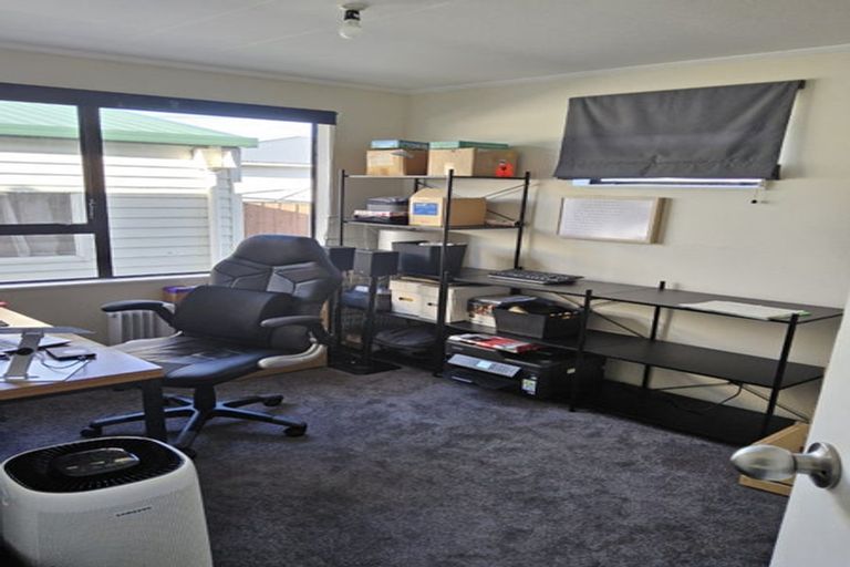 Photo of property in 13 Alton Grove, Masterton, 5810