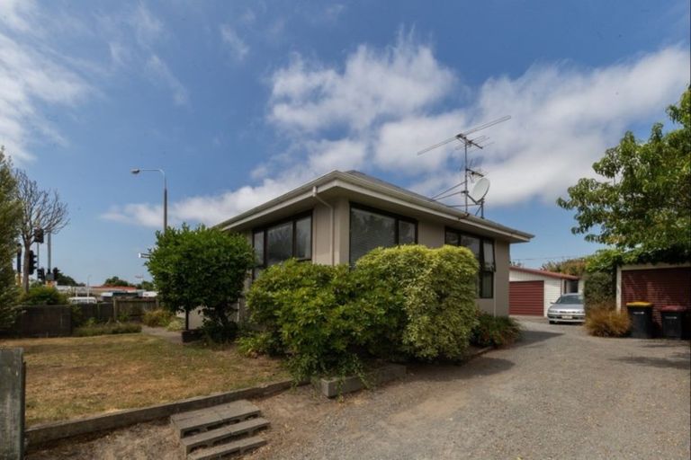 Photo of property in 37 Halswell Road, Hillmorton, Christchurch, 8025