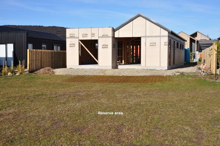 Photo of property in 42 Obelisk Street, Wanaka, 9305