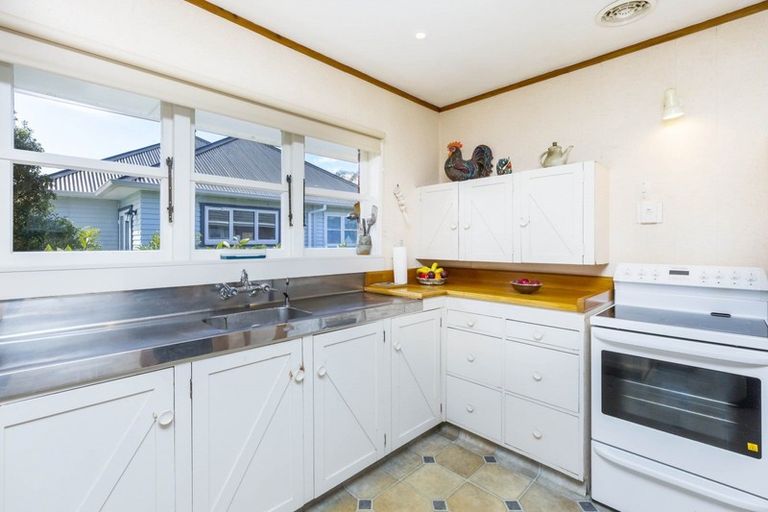 Photo of property in 11 York Avenue, Heretaunga, Upper Hutt, 5018