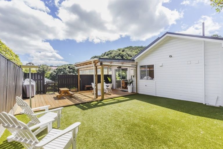 Photo of property in 20 Melbourne Road, Island Bay, Wellington, 6023