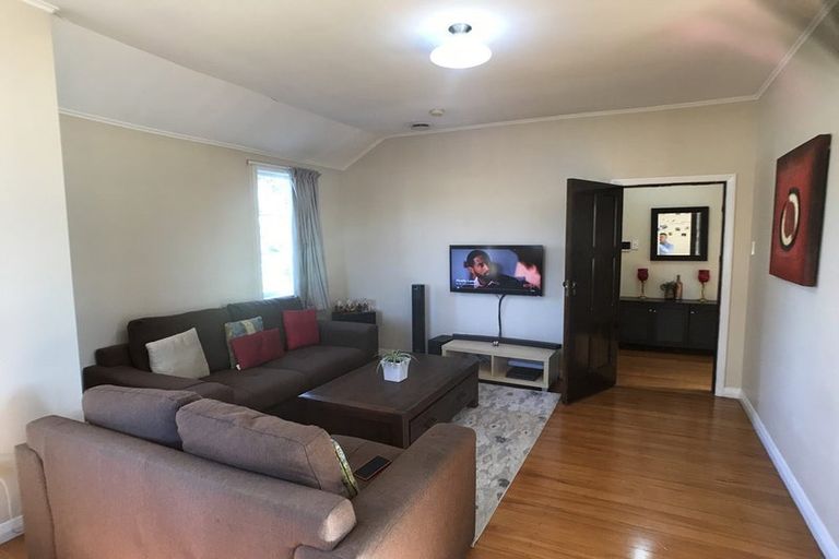 Photo of property in 379a West Coast Road, Glen Eden, Auckland, 0602