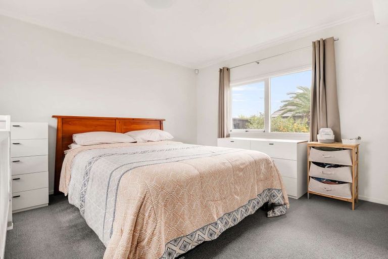 Photo of property in 247a Hill Road, The Gardens, Auckland, 2105