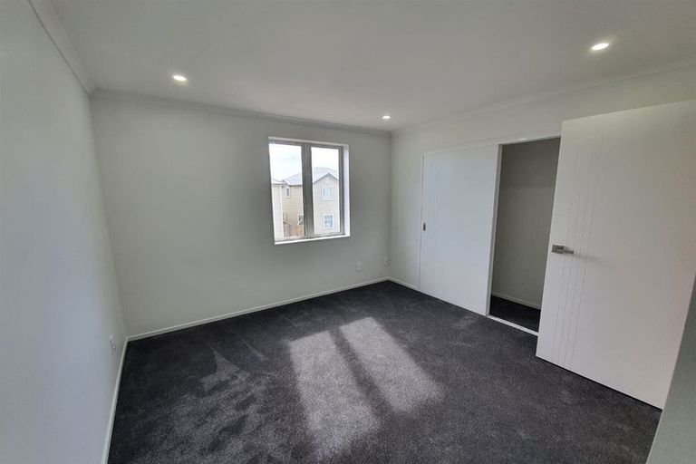 Photo of property in 11 Warbler Crescent, Papakura, 2110
