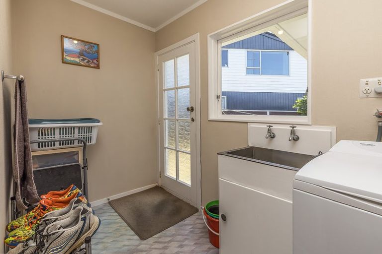 Photo of property in 6 Balliol Drive, Tawa, Wellington, 5028