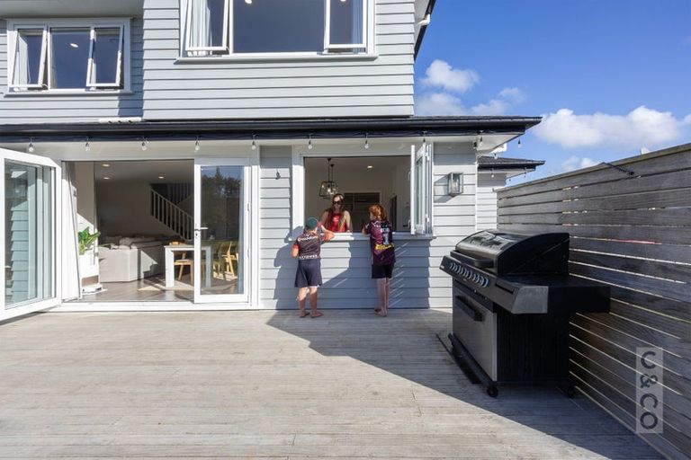 Photo of property in 11 Kahika Grove, Huapai, Kumeu, 0810