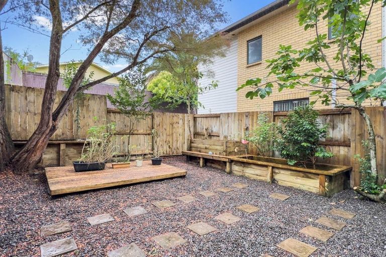 Photo of property in 13 Barnea Circle, Glen Eden, Auckland, 0602