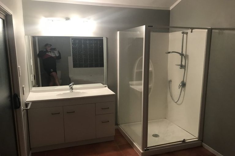 Photo of property in 23 Gibbs Crescent, Red Hill, Papakura, 2110