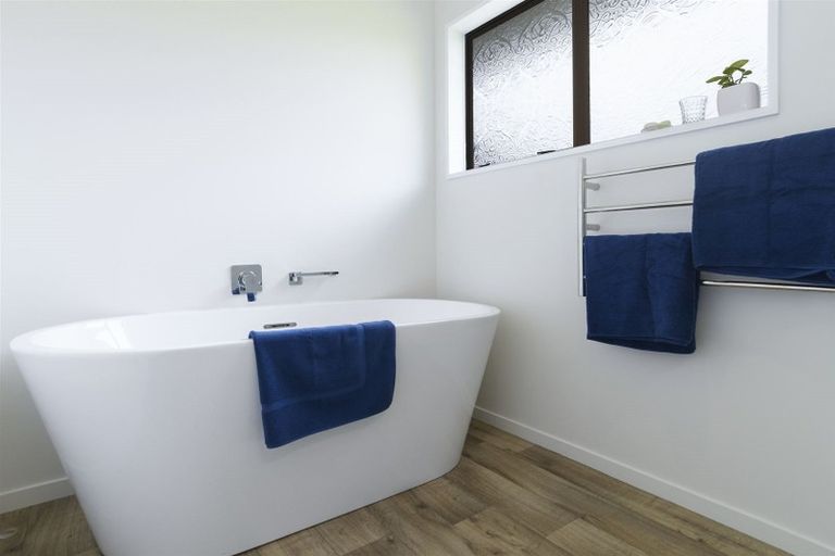 Photo of property in 73 Sutherland Road, Brookfield, Tauranga, 3110