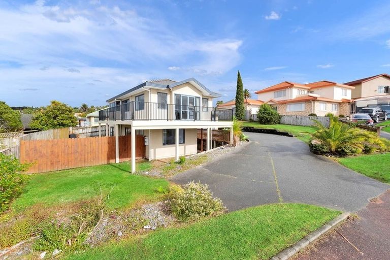 Photo of property in 10 San Pedro Place, Henderson, Auckland, 0612