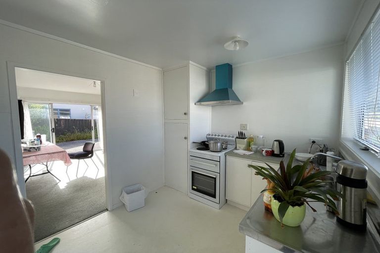 Photo of property in 2/32 Eastern Beach Road, Eastern Beach, Auckland, 2012