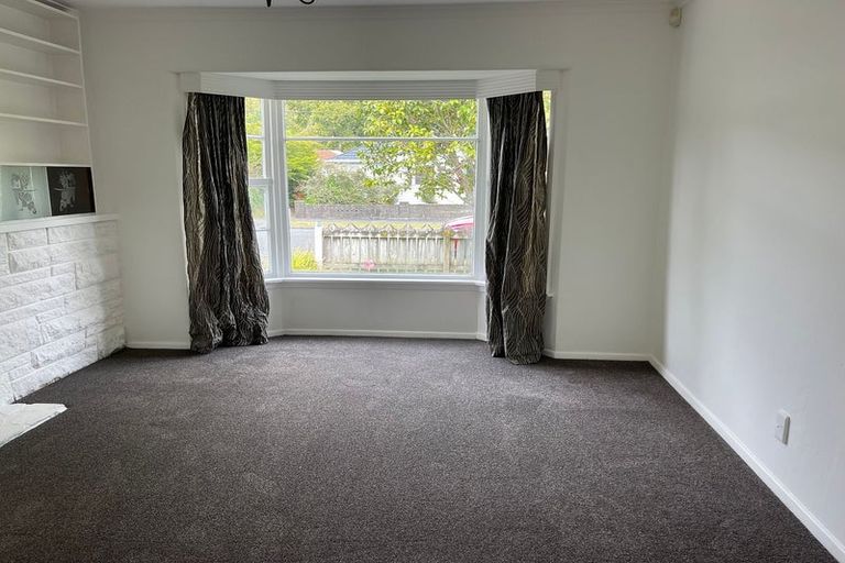 Photo of property in 4 Gibbs Crescent, Wainuiomata, Lower Hutt, 5014