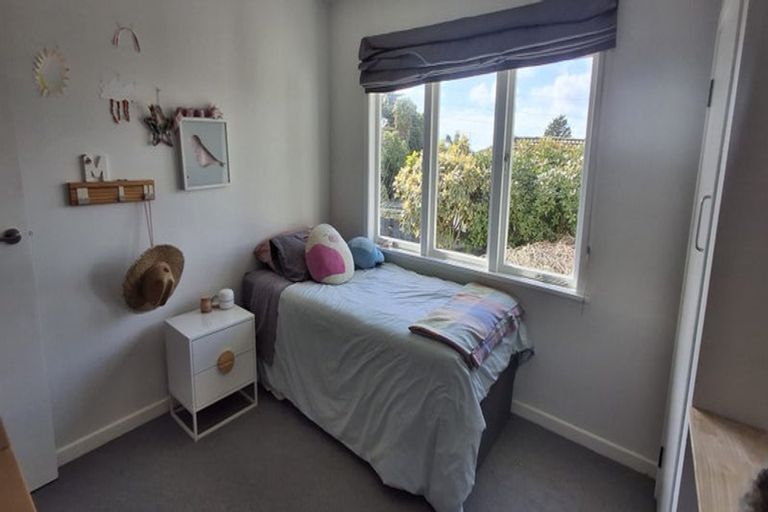 Photo of property in 117 Tiroroa Avenue, Te Atatu South, Auckland, 0610