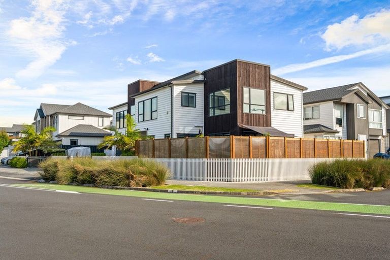 Photo of property in 38 Craigs Way, Hobsonville, Auckland, 0616