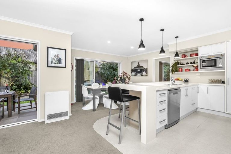 Photo of property in 12 Lombardia Way, Karaka, Papakura, 2113